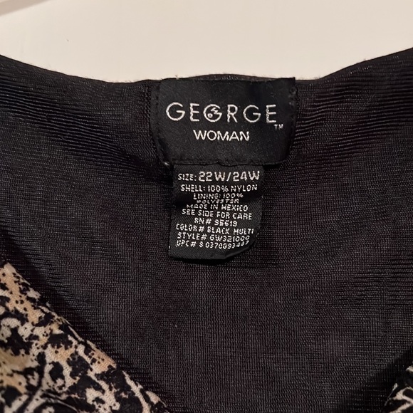 George sleeveless top for women with built in lining. Plus size 22W/24W - Picture 3 of 5